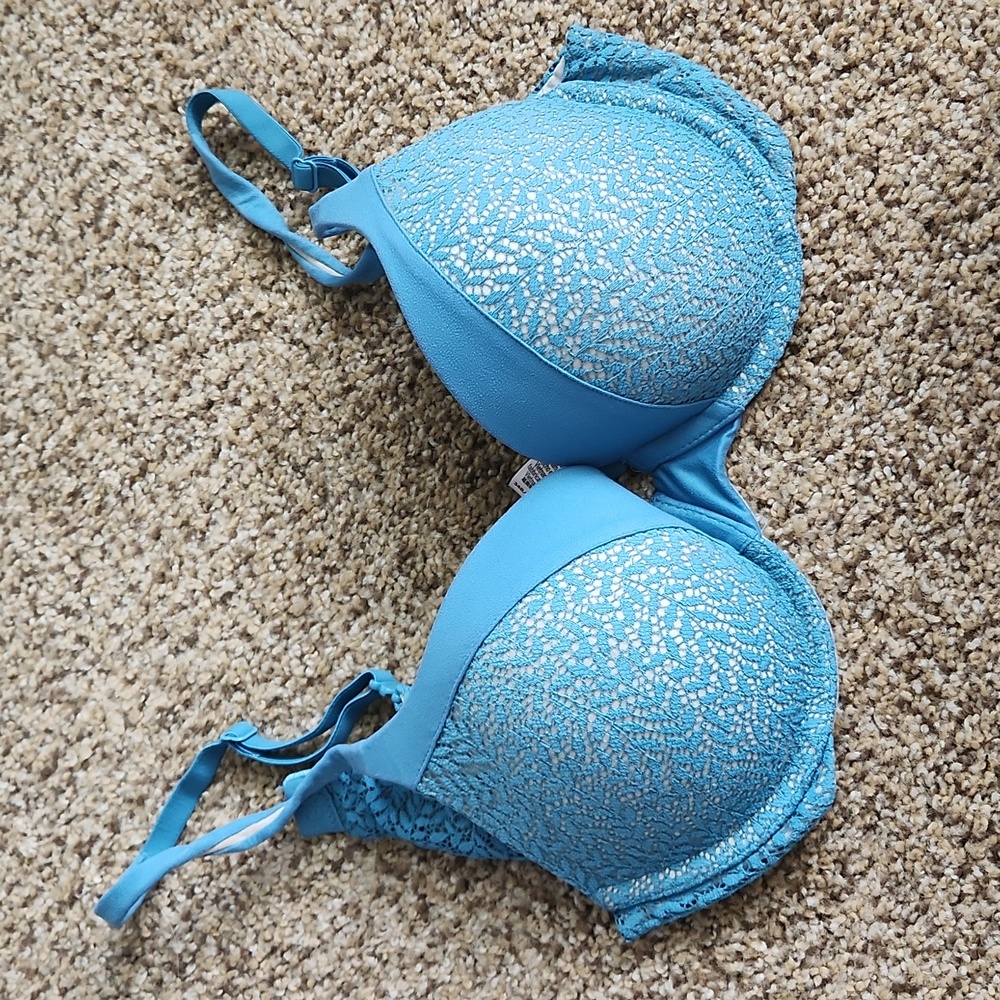 Victoria's Secret Body by Victoria 34B Blue Lace Bra